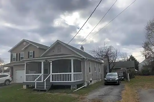 322 E Hazeldell Ave Photo 2