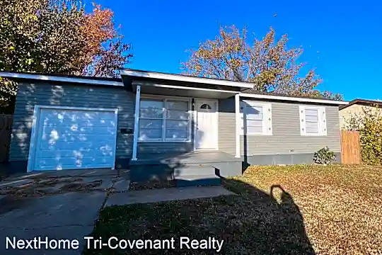 1403 NW Lindy Ave Photo 1