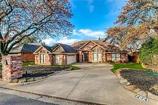 7921 Kendra Ln Photo 1