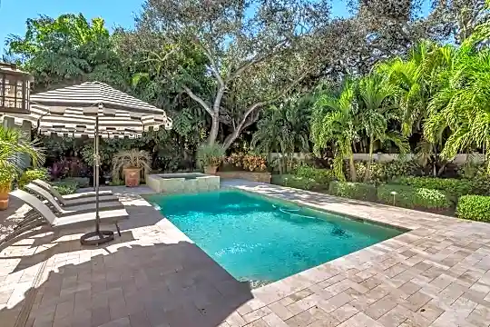 548 Conn Way Photo 2