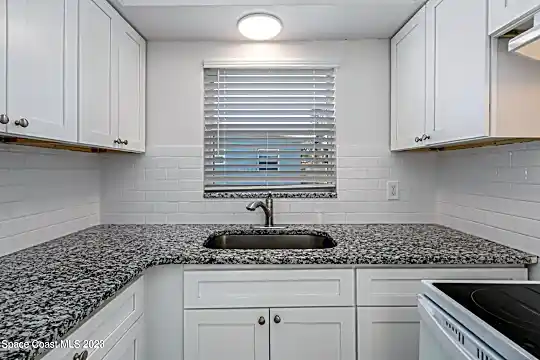 3550 S Atlantic Ave Photo 2