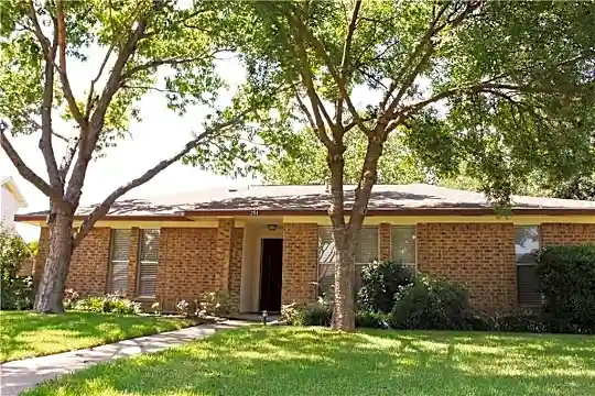 251 Heather Glen Dr Photo 2