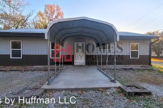 219 S Elm Ave Photo 1