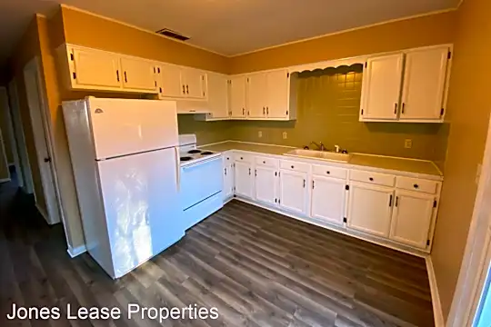908 Asbury Ct Photo 2