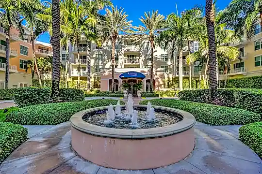 802 W Windward Way #307 Photo 1
