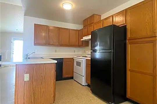 2551 Springbrook Ave Photo 2