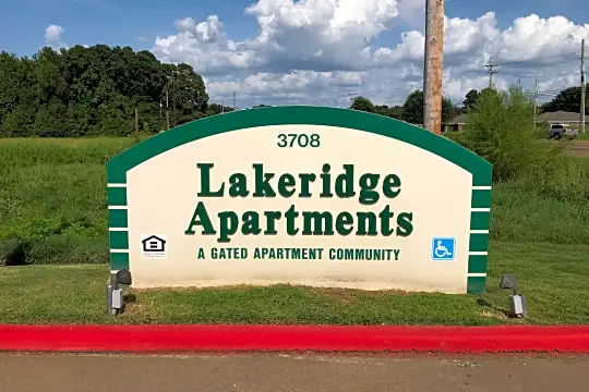 Lakeridge Apartments Photo 2