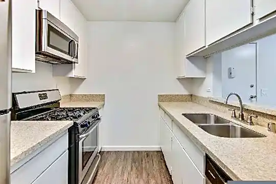 17830 Merridy St Photo 2