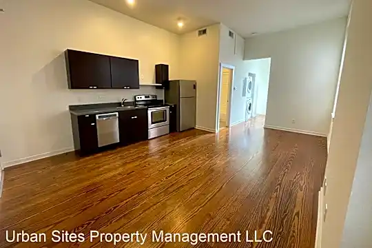 1208 Main St Photo 1