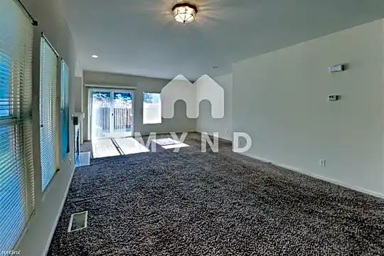5518 Spandrell Cir Photo 2