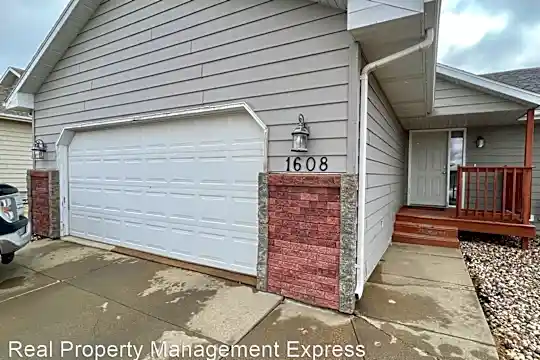 1608 S. Campbell Trail Photo 2