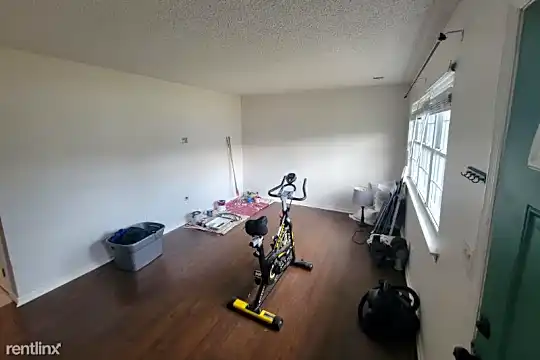 10 Adriana Ct Photo 1