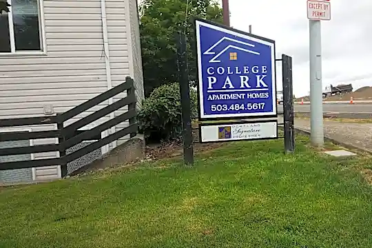 College Park Apartments Photo 2