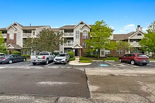 41 Kensington Cir #301 Photo 2