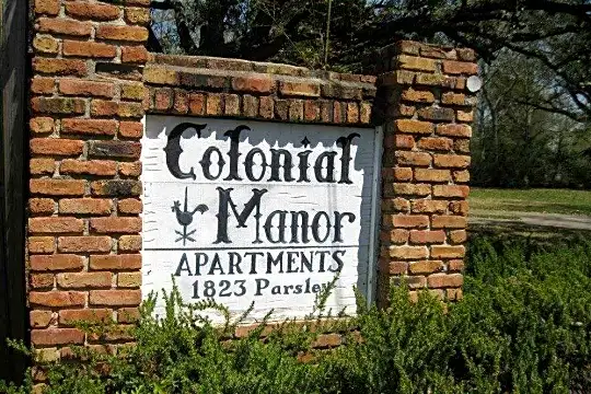 Colonial Manor Properties Photo 1