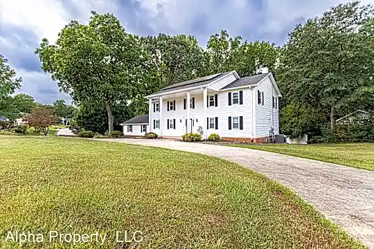 121 Chipwood Ln Photo 2