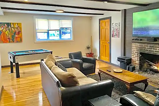 445 Hope St Photo 1