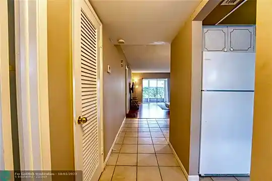 4700 Washington St #105 Photo 2