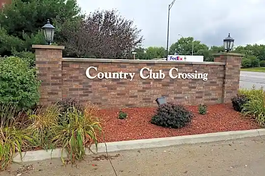 Country Club Crossing Photo 2