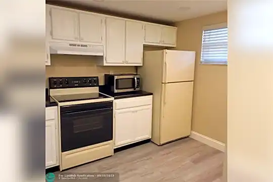 1200 NW 87th Ave #514 Photo 2