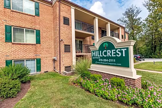 Hillcrest Apartments Photo 2