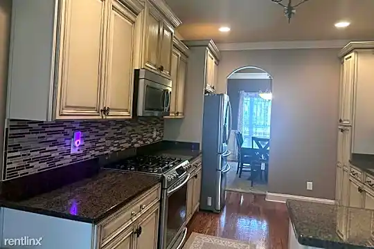 8641 Keystone Cir Photo 2