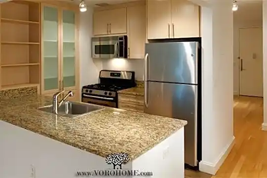 1 Hanover Square Photo 2