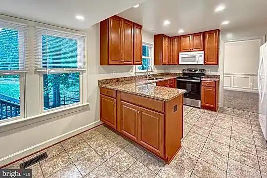 5704 Captain Jones Ct Photo 1