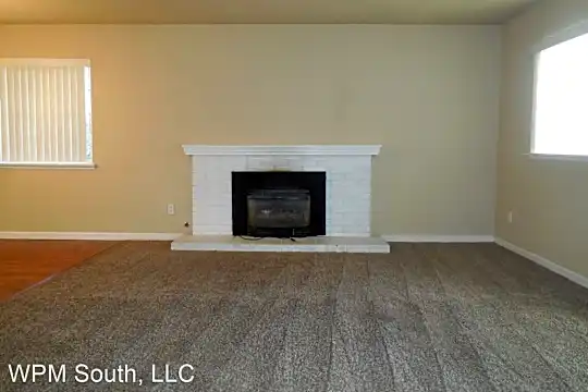 1618 21st St NE Photo 2