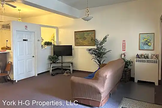626 W Market St Photo 2