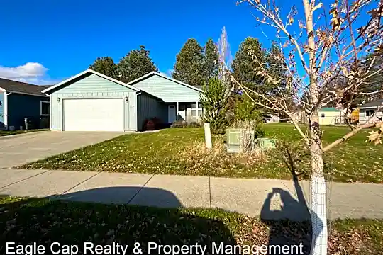 2903 Misty Ave Photo 1