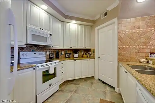 2825 Palm Beach Blvd #308 Photo 1