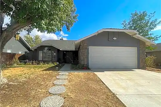 1046 E Avenue J7 Photo 1