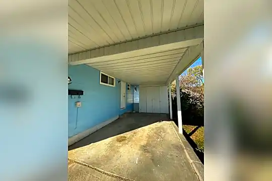 1383 Miller Ave Photo 2