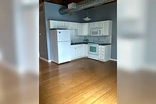 940 Monroe Ave NW Photo 2