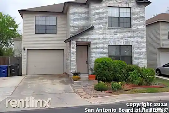 151 McLennan Oak Photo 1