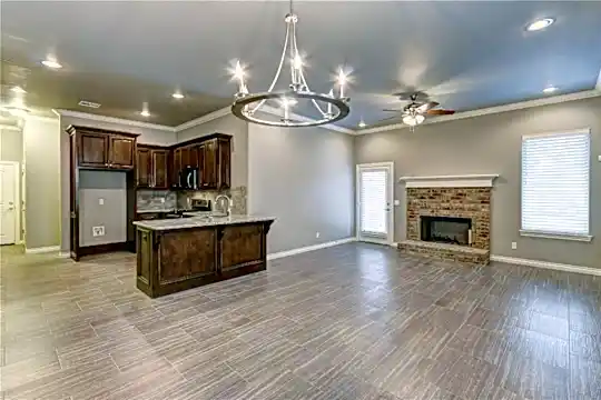 2809 Tranquilo Ln Photo 2