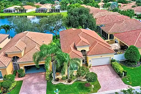 7160 Demedici Cir Photo 1