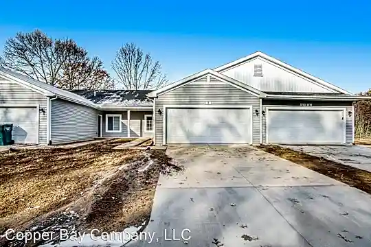 15433 Clovernook Unit C Photo 1