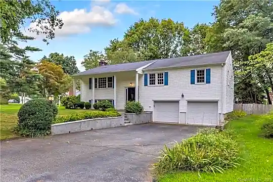 4 Cranbury Woods Rd Photo 1