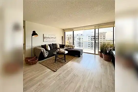5757 Collins Ave #1602 Photo 1