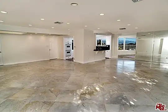 3650 Sapphire Dr Photo 2