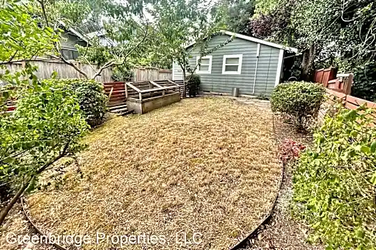 4224 SE Ivon St Photo 1