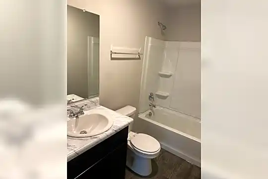 5325 Beech Grove Photo 2