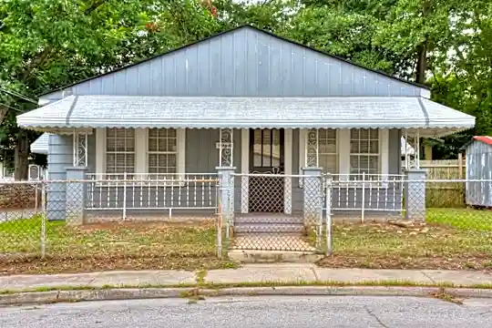 1740 Starnes St Photo 2