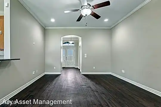 3212 Dublin Way Photo 2