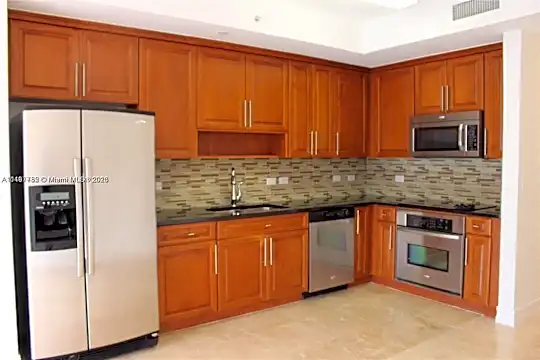 1650 Galiano St #404 Photo 1