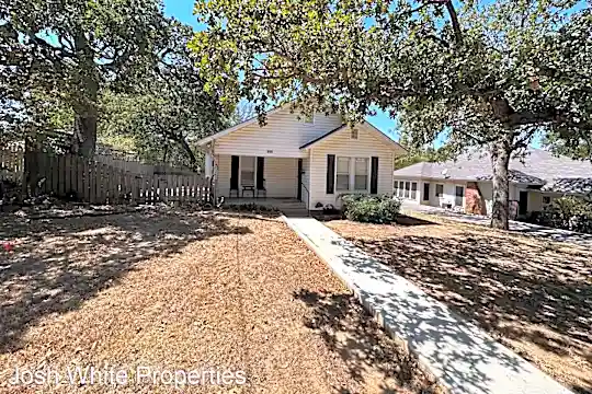 419 Mounts Ave Photo 2