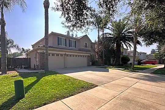 3732 N Leila St Photo 2