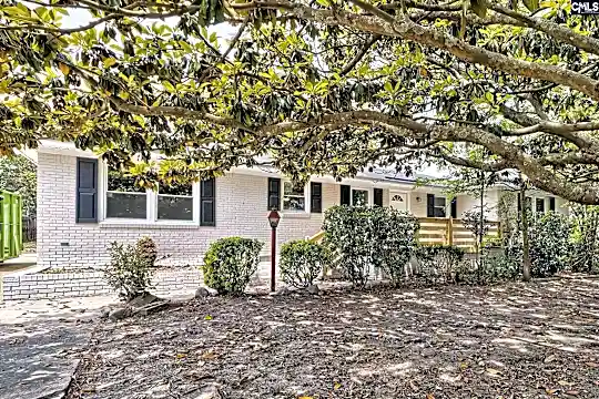 2121 Fairlamb Ave Photo 2
